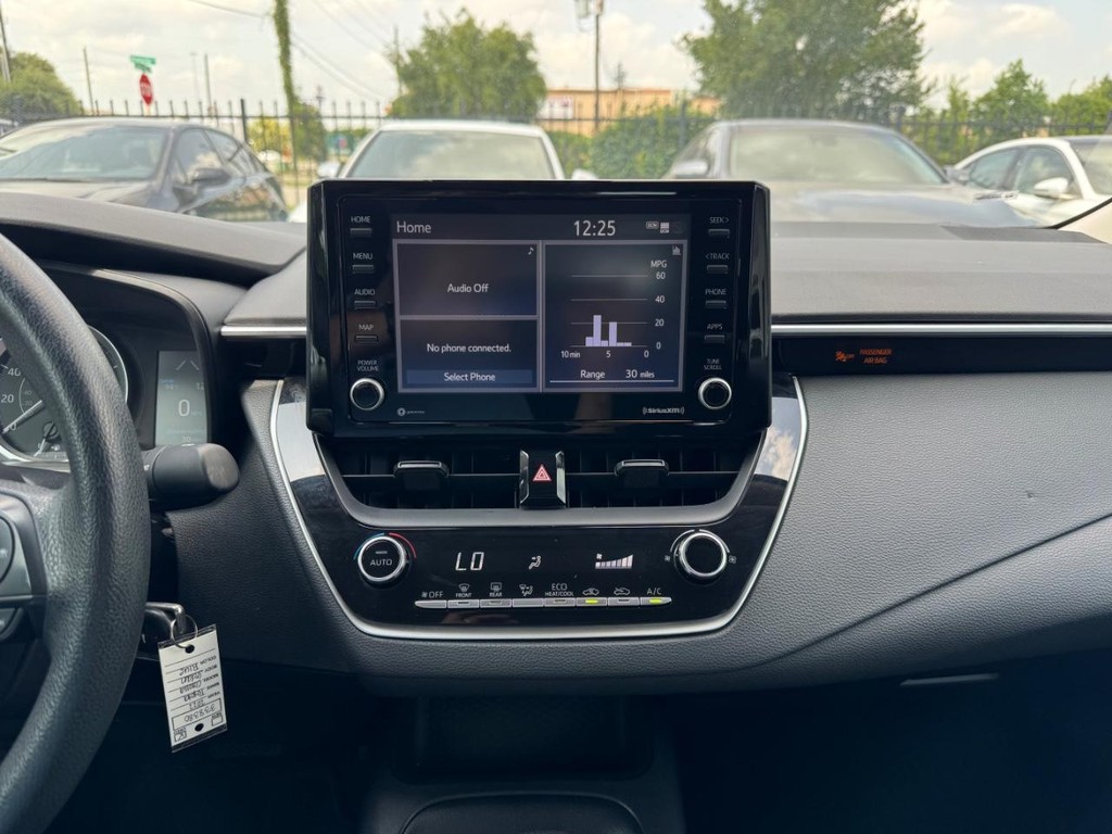 Toyota Corolla Vehicle Full-screen Gallery Image 22