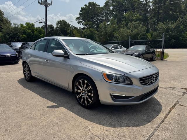 Volvo S60 Vehicle Full-screen Gallery Image 04