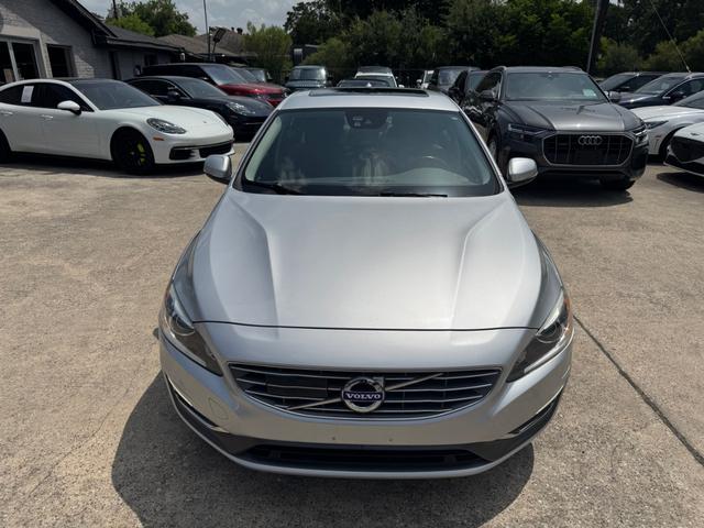 Volvo S60 Vehicle Full-screen Gallery Image 05