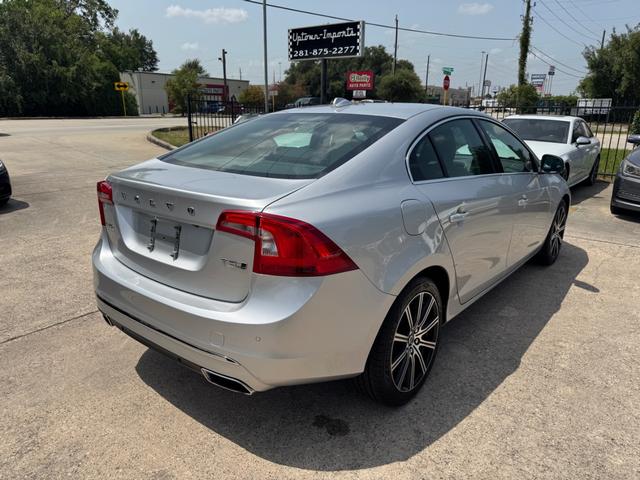 Volvo S60 Vehicle Full-screen Gallery Image 06