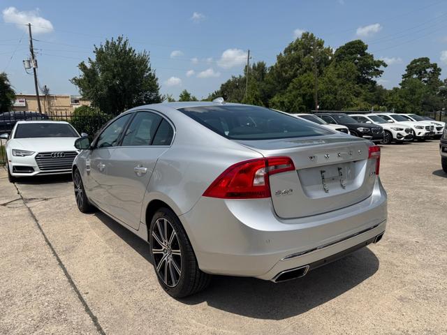 Volvo S60 Vehicle Full-screen Gallery Image 08