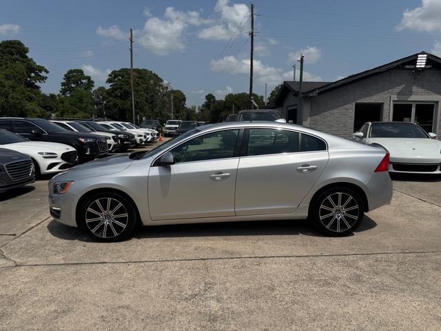 Volvo S60 Vehicle Full-screen Gallery Image 09