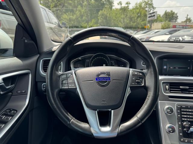 Volvo S60 Vehicle Full-screen Gallery Image 21