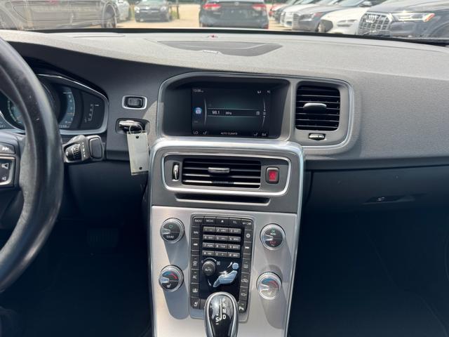 Volvo S60 Vehicle Full-screen Gallery Image 23