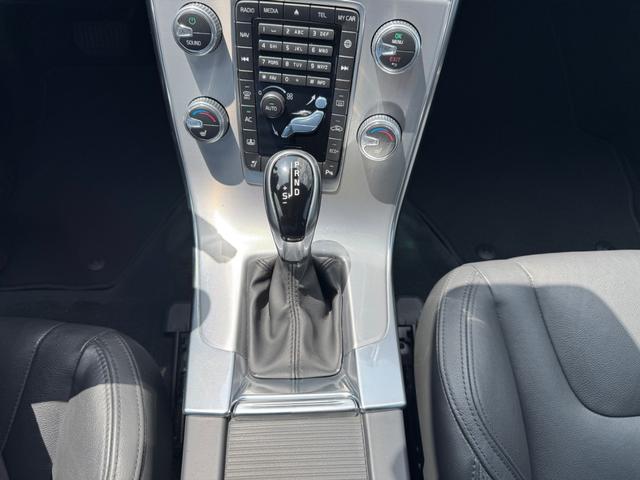 Volvo S60 Vehicle Full-screen Gallery Image 26