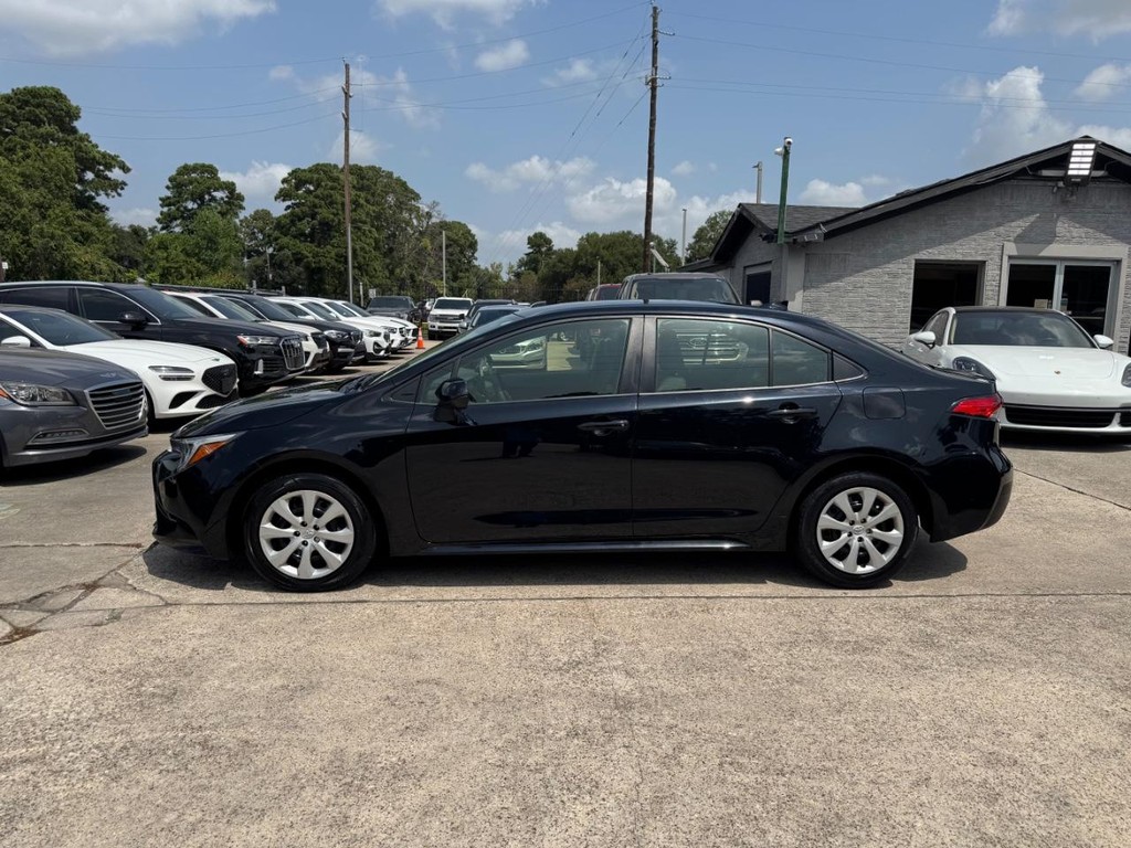Toyota Corolla Vehicle Full-screen Gallery Image 09
