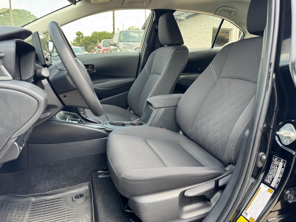 Toyota Corolla Vehicle Full-screen Gallery Image 11