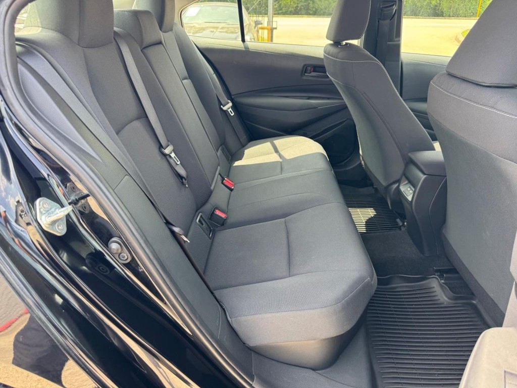 Toyota Corolla Vehicle Full-screen Gallery Image 16