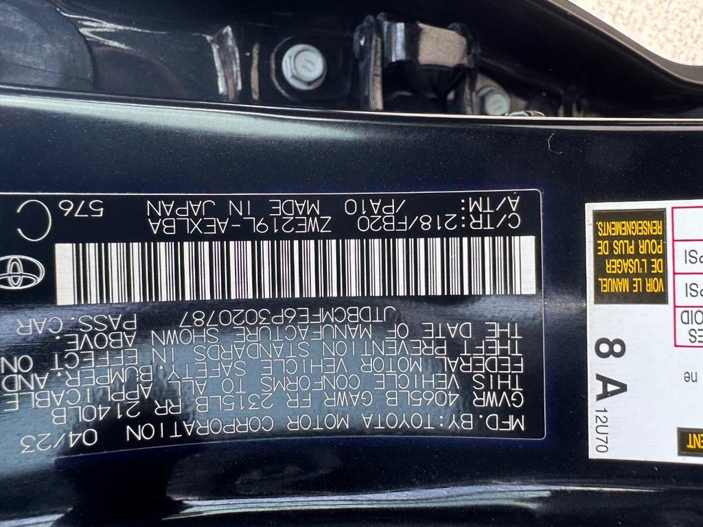 Toyota Corolla Vehicle Full-screen Gallery Image 27