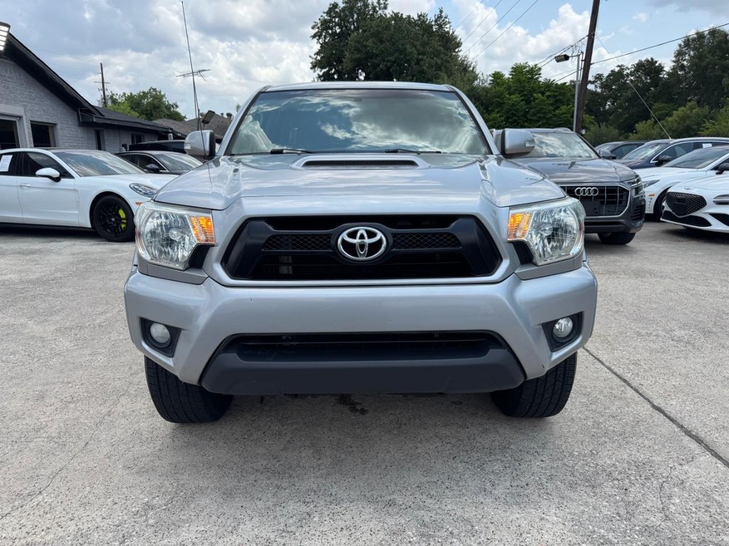 Toyota Tacoma Vehicle Full-screen Gallery Image 02