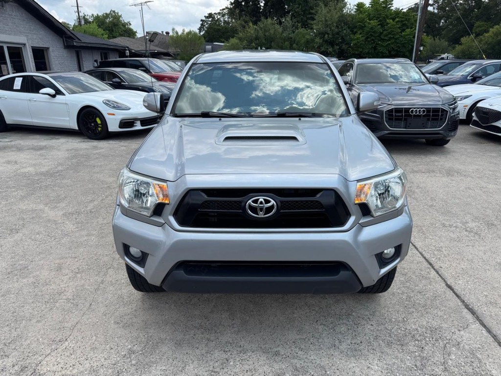 Toyota Tacoma Vehicle Full-screen Gallery Image 03