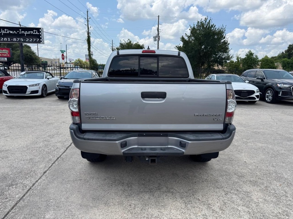 Toyota Tacoma Vehicle Full-screen Gallery Image 07