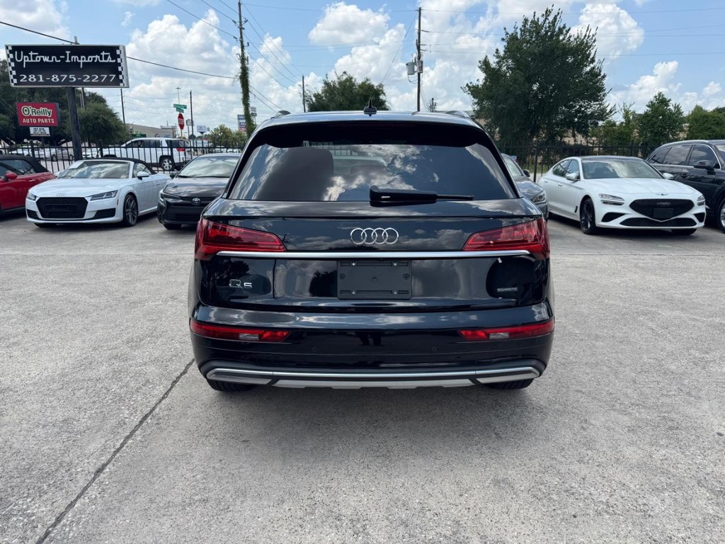 Audi Q5 Vehicle Full-screen Gallery Image 07