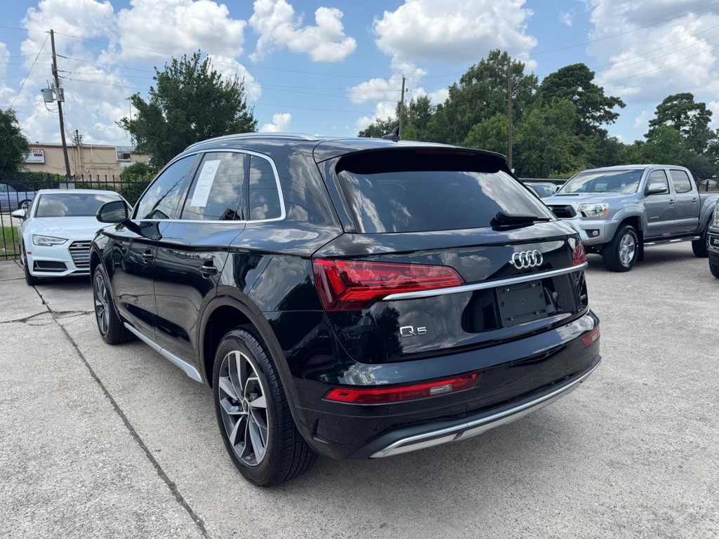 Audi Q5 Vehicle Full-screen Gallery Image 08