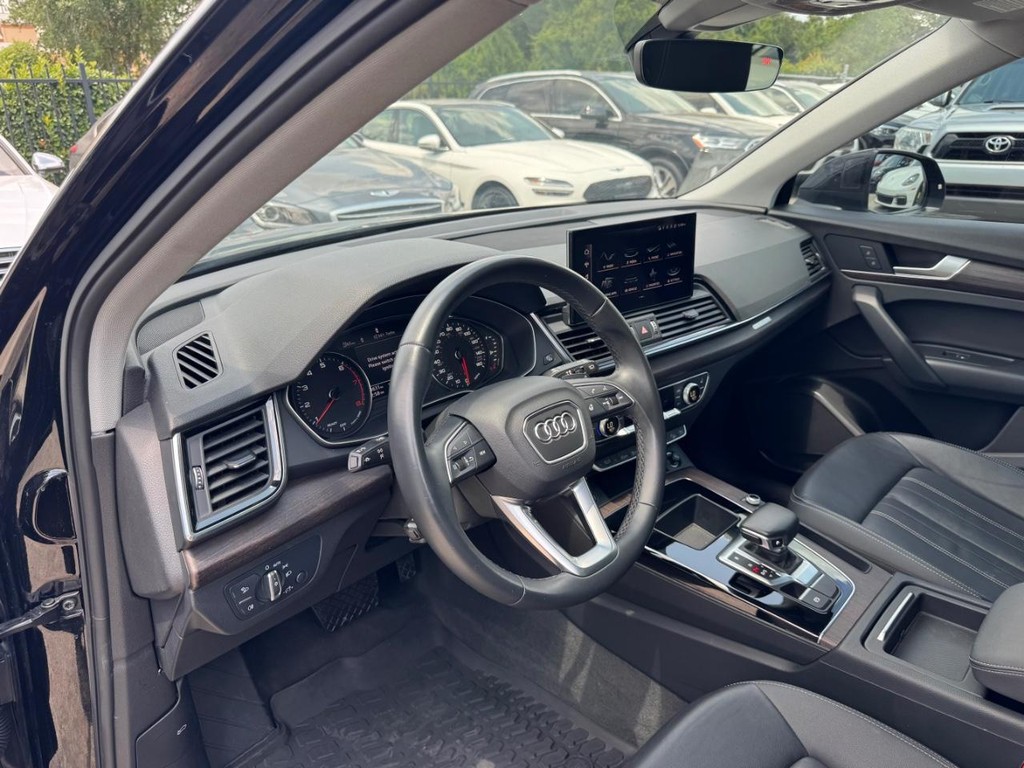 Audi Q5 Vehicle Full-screen Gallery Image 10
