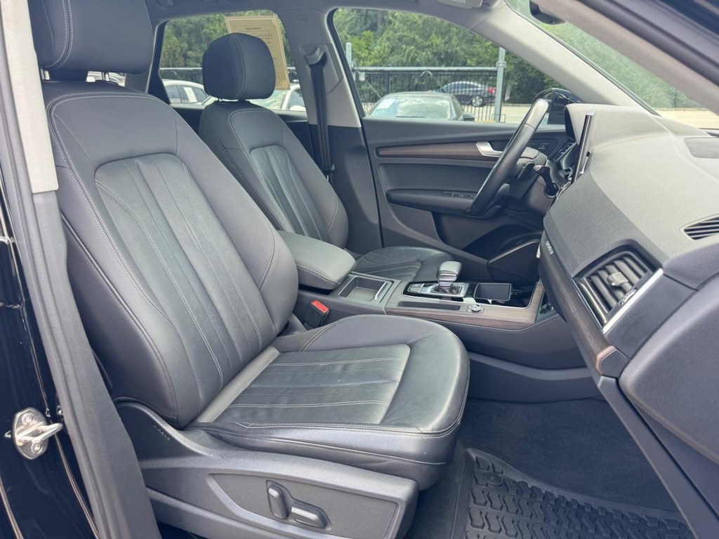 Audi Q5 Vehicle Full-screen Gallery Image 14
