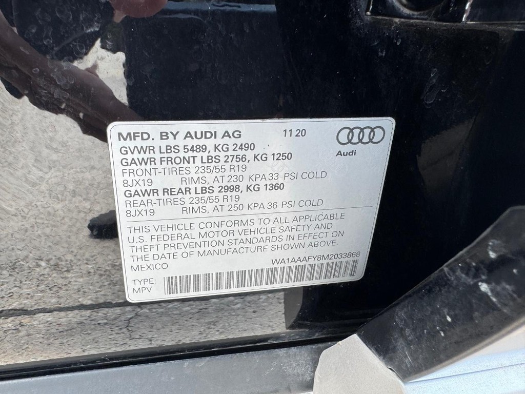 Audi Q5 Vehicle Full-screen Gallery Image 29