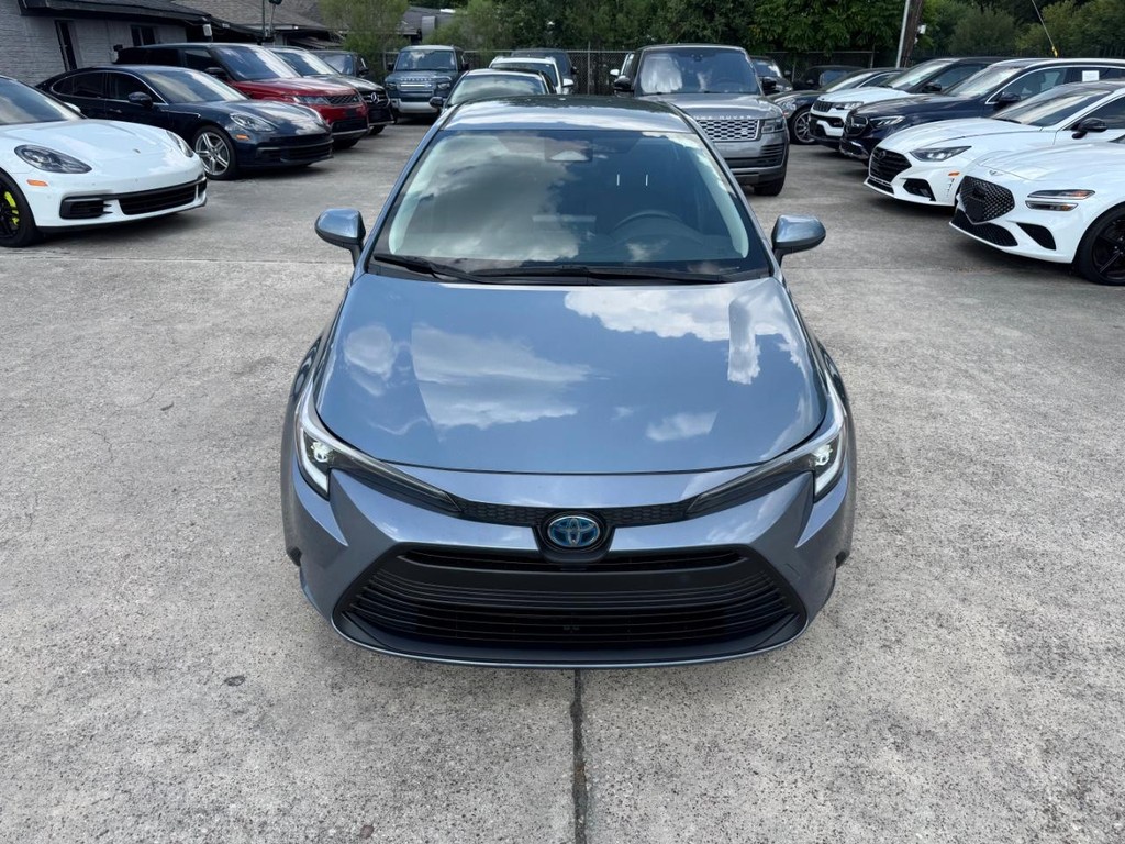 Toyota Corolla Vehicle Full-screen Gallery Image 03