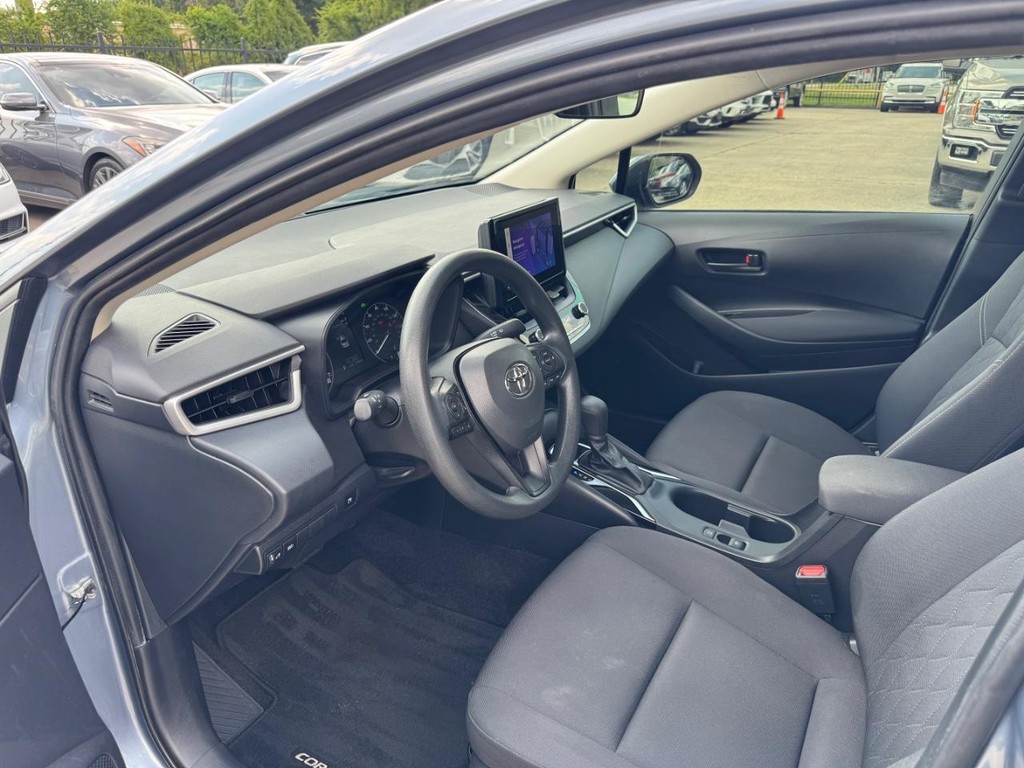 Toyota Corolla Vehicle Full-screen Gallery Image 10