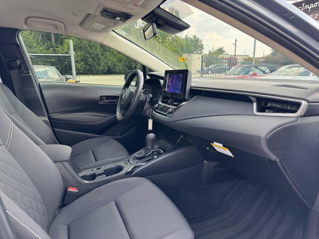 Toyota Corolla Vehicle Full-screen Gallery Image 13