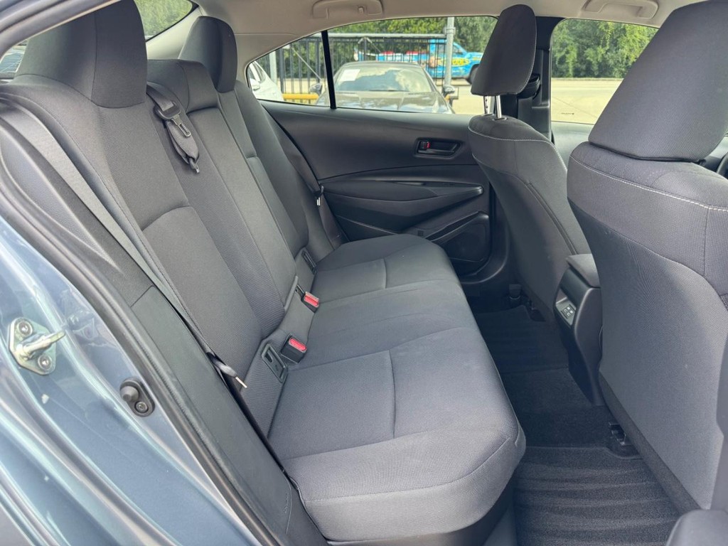 Toyota Corolla Vehicle Full-screen Gallery Image 16