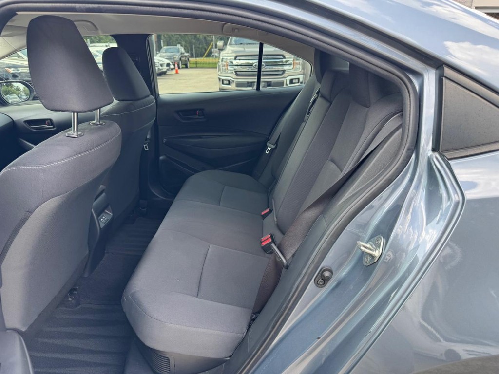 Toyota Corolla Vehicle Full-screen Gallery Image 18