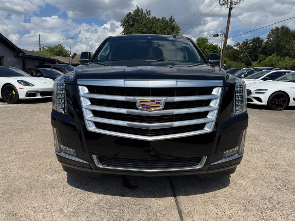 Cadillac Escalade Vehicle Full-screen Gallery Image 02