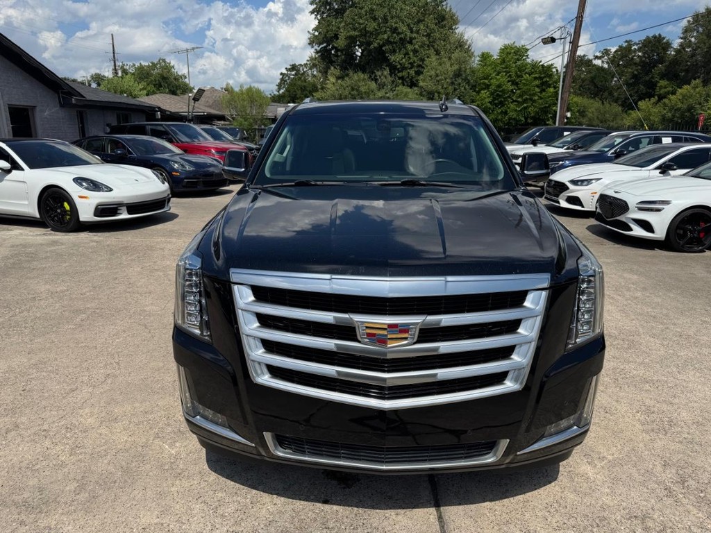 Cadillac Escalade Vehicle Full-screen Gallery Image 03
