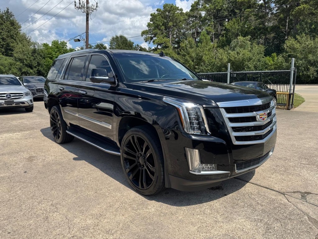 Cadillac Escalade Vehicle Full-screen Gallery Image 04