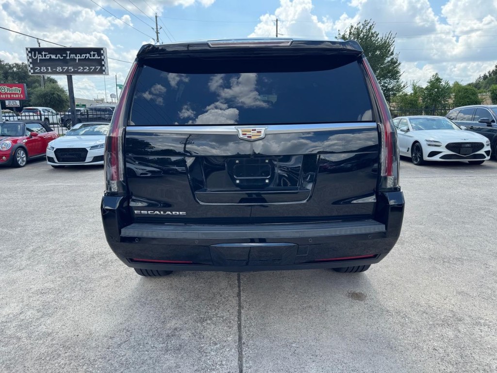 Cadillac Escalade Vehicle Full-screen Gallery Image 07