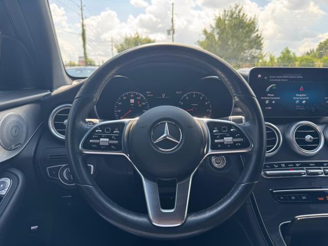 Mercedes-Benz GLC 300 Vehicle Full-screen Gallery Image 20