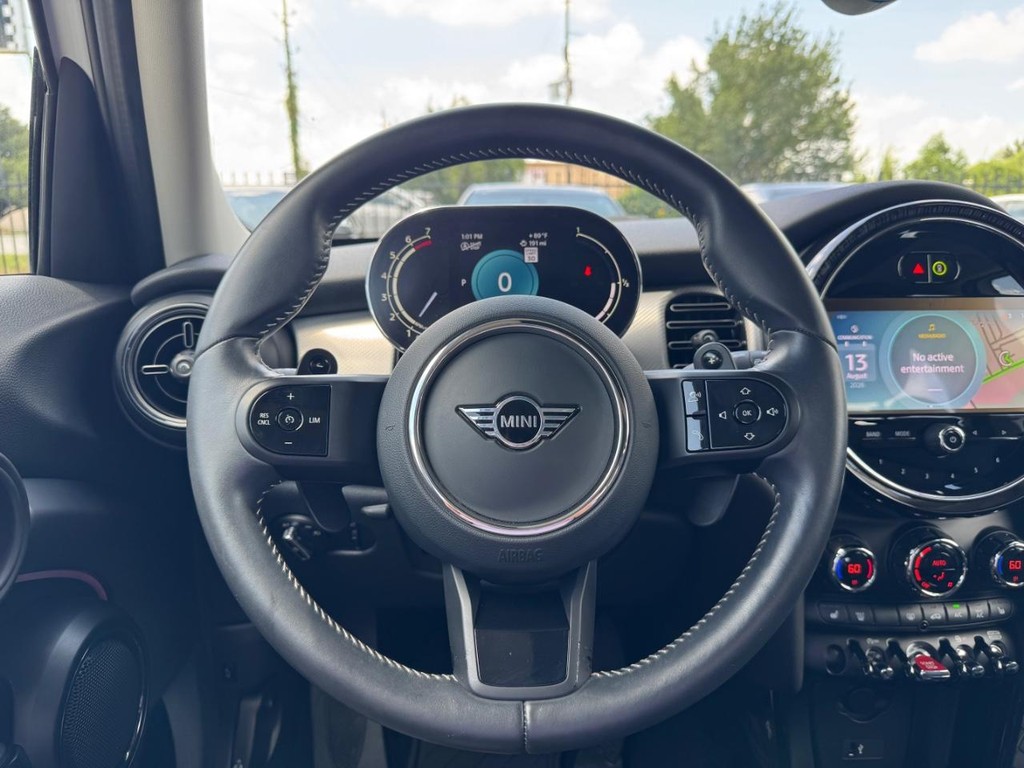 MINI Hardtop 4 Door Vehicle Full-screen Gallery Image 20