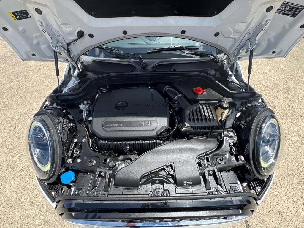 MINI Hardtop 4 Door Vehicle Full-screen Gallery Image 28