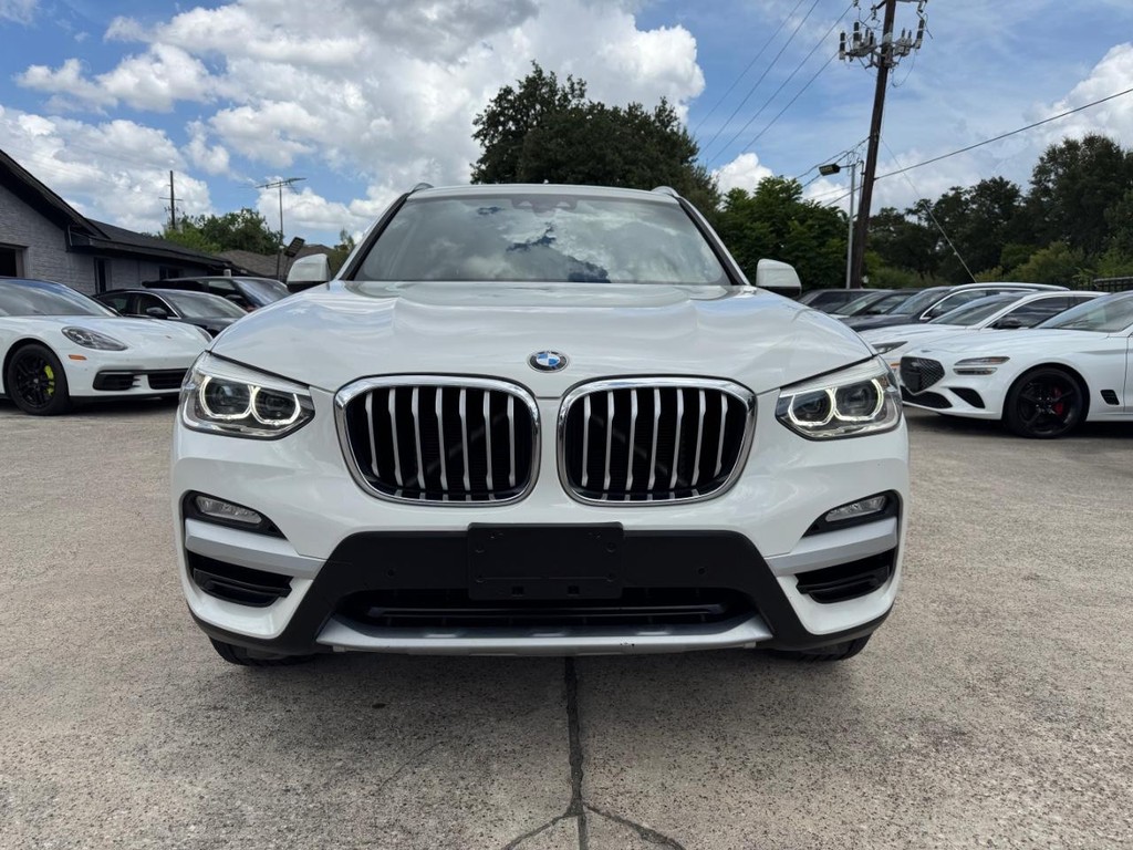 BMW X3 Vehicle Full-screen Gallery Image 02