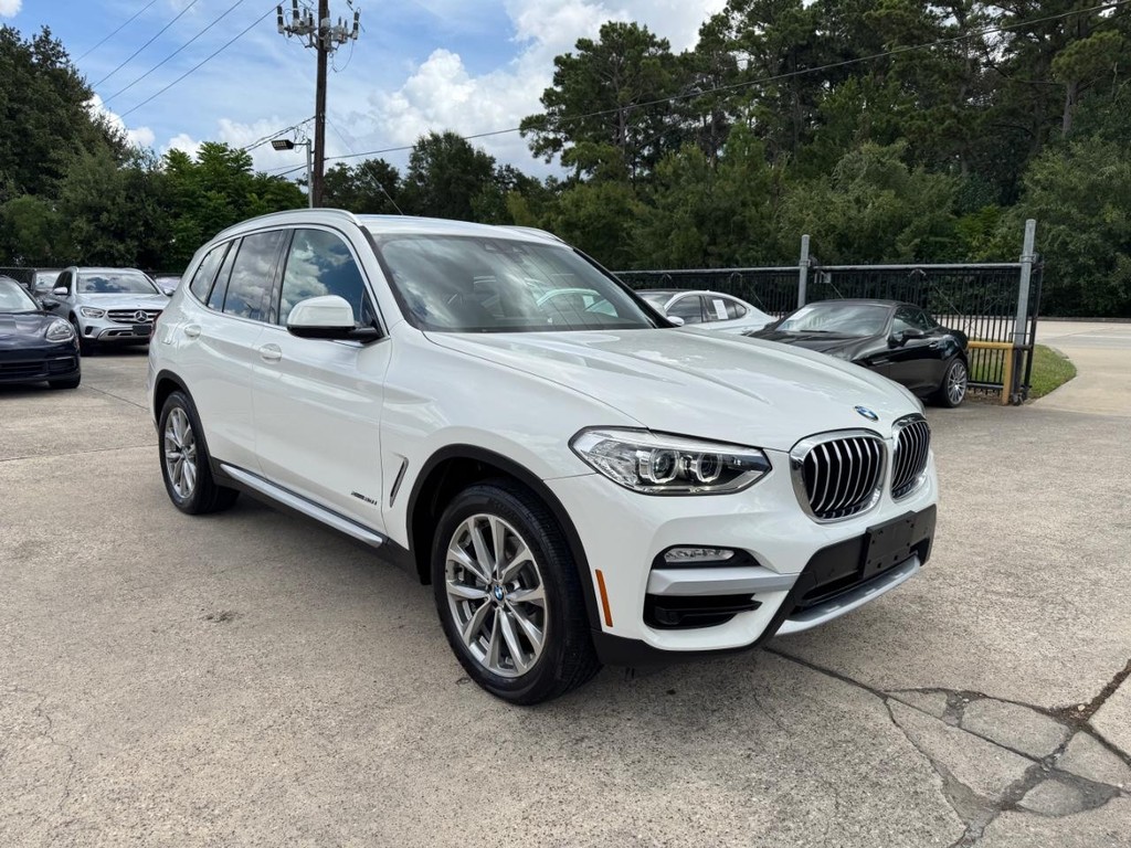 BMW X3 Vehicle Full-screen Gallery Image 04