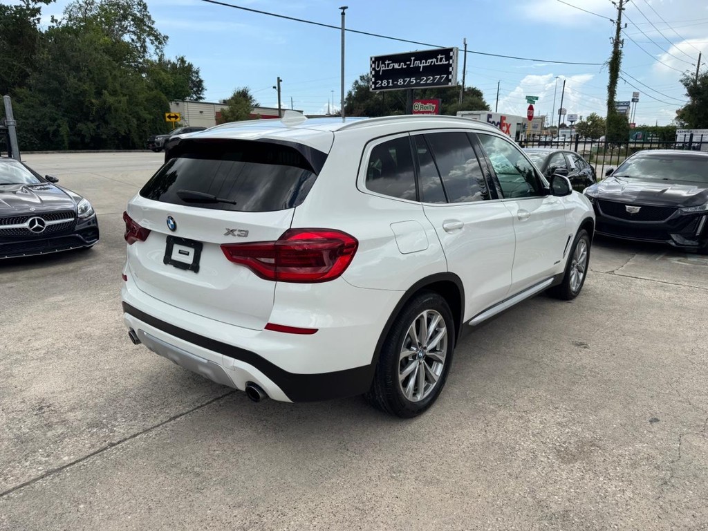 BMW X3 Vehicle Full-screen Gallery Image 06