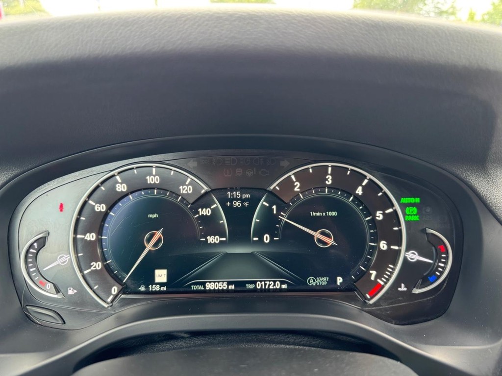 BMW X3 Vehicle Full-screen Gallery Image 21