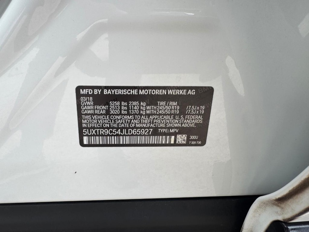 BMW X3 Vehicle Full-screen Gallery Image 28