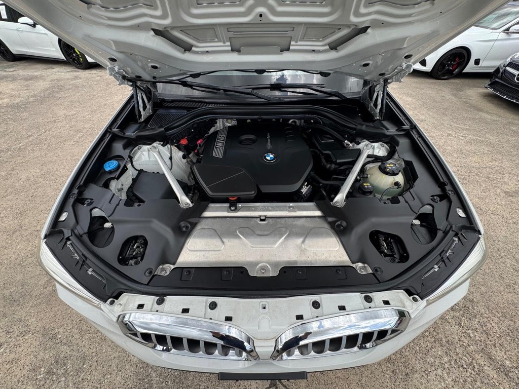 BMW X3 Vehicle Full-screen Gallery Image 29