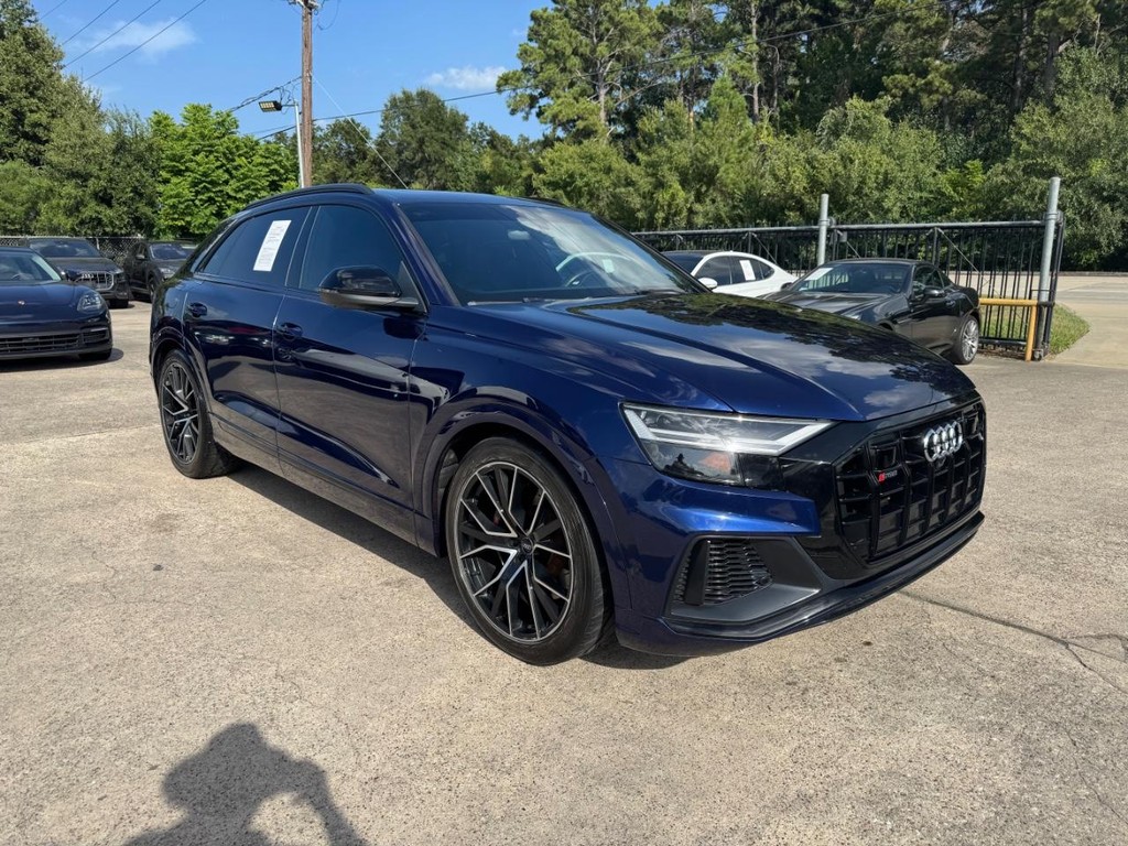 Audi SQ8 Vehicle Full-screen Gallery Image 04