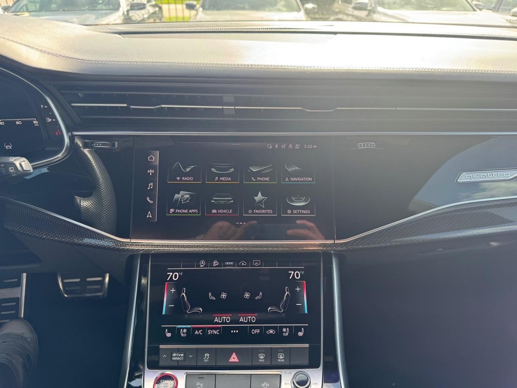 Audi SQ8 Vehicle Full-screen Gallery Image 24