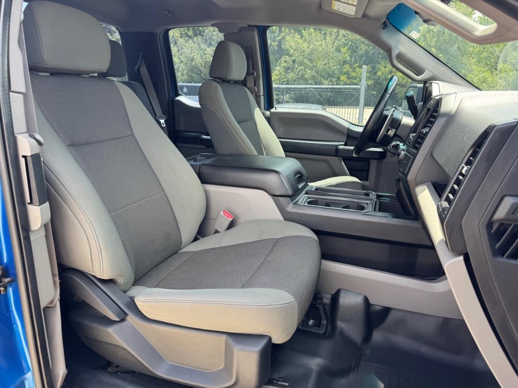 Ford F-150 Vehicle Full-screen Gallery Image 14