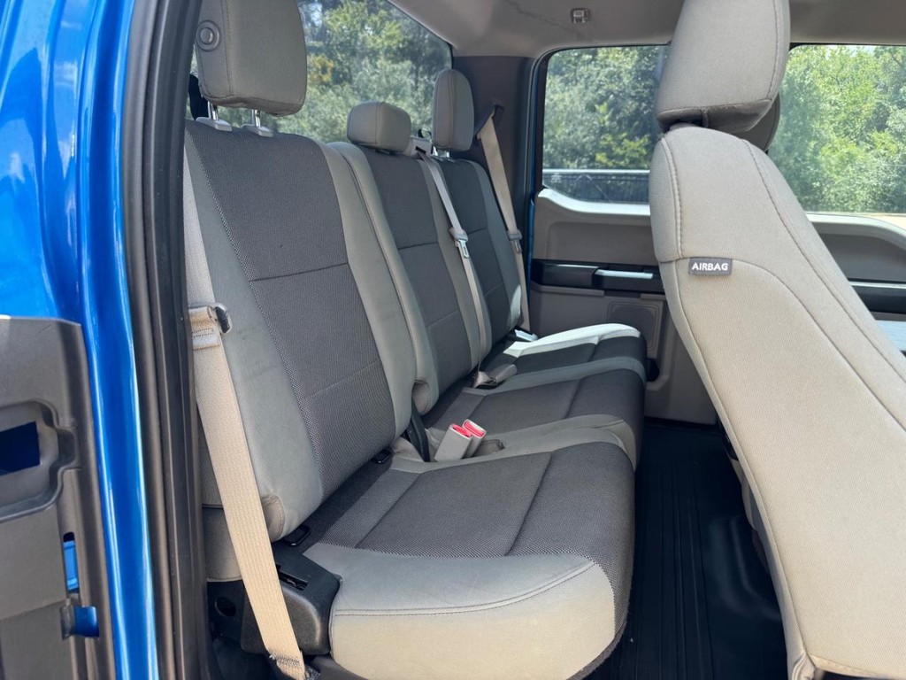 Ford F-150 Vehicle Full-screen Gallery Image 16