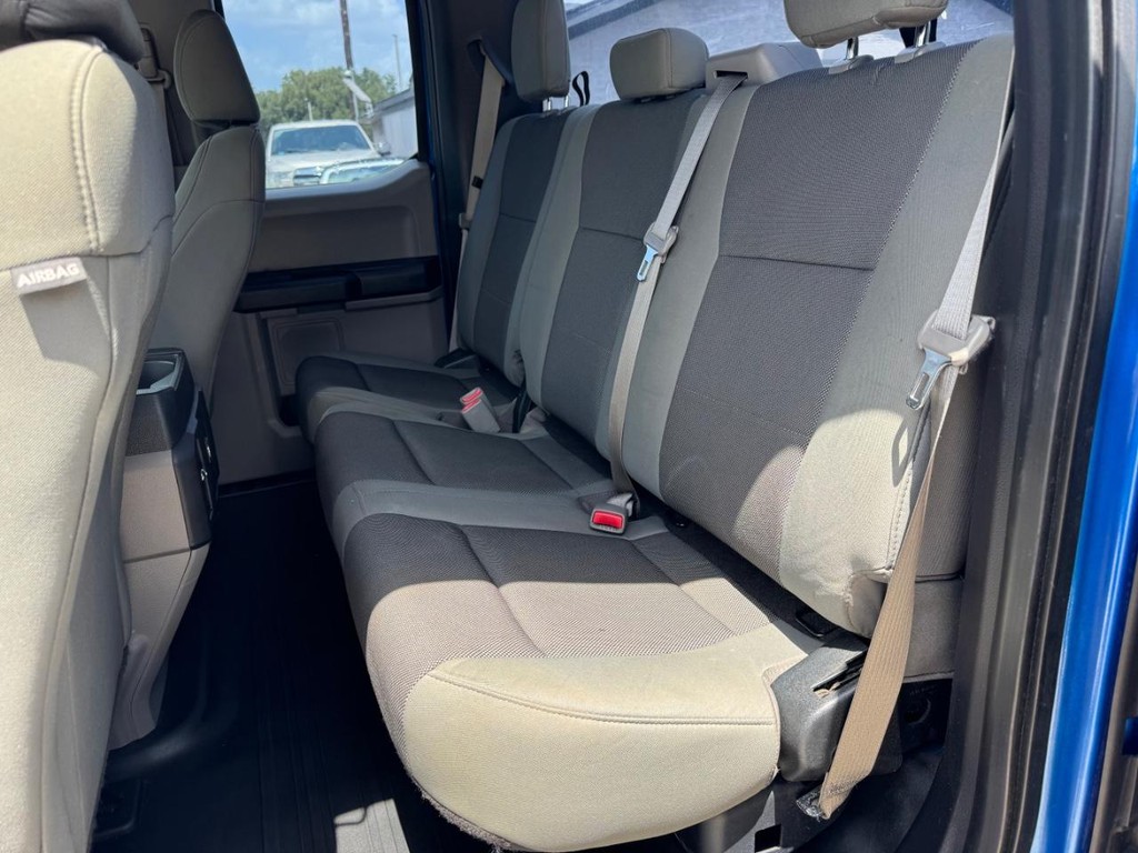 Ford F-150 Vehicle Full-screen Gallery Image 17