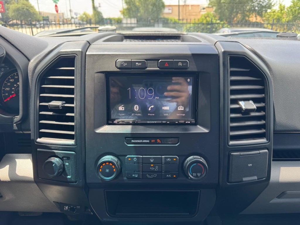 Ford F-150 Vehicle Full-screen Gallery Image 20