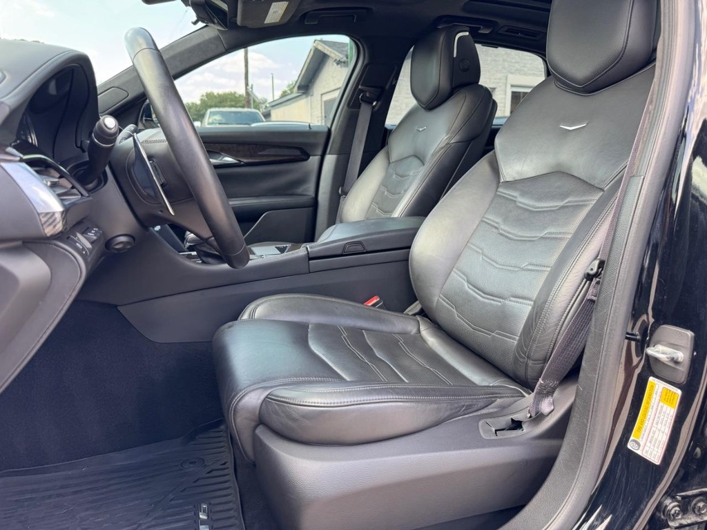 Cadillac CT6 Vehicle Full-screen Gallery Image 11