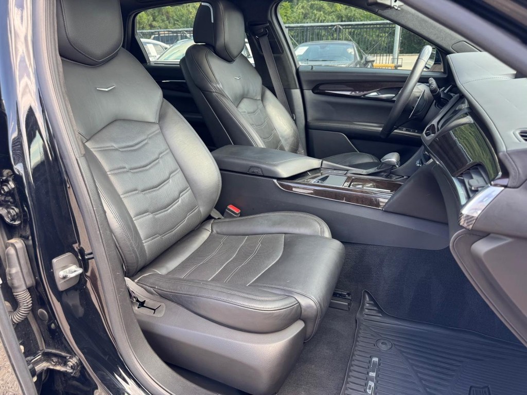 Cadillac CT6 Vehicle Full-screen Gallery Image 14