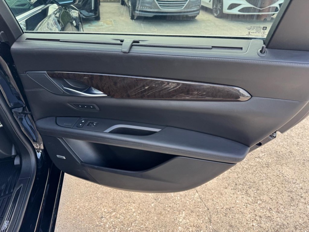 Cadillac CT6 Vehicle Full-screen Gallery Image 17