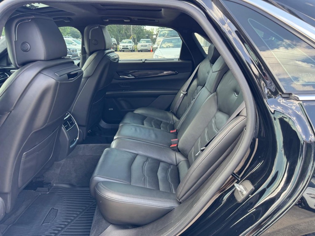 Cadillac CT6 Vehicle Full-screen Gallery Image 18