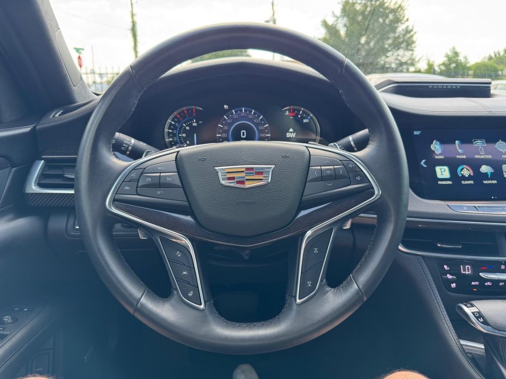 Cadillac CT6 Vehicle Full-screen Gallery Image 20